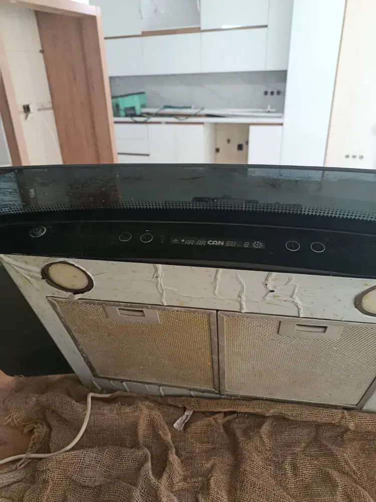 هود کن|هود|اصفهان, برازنده|دیوار