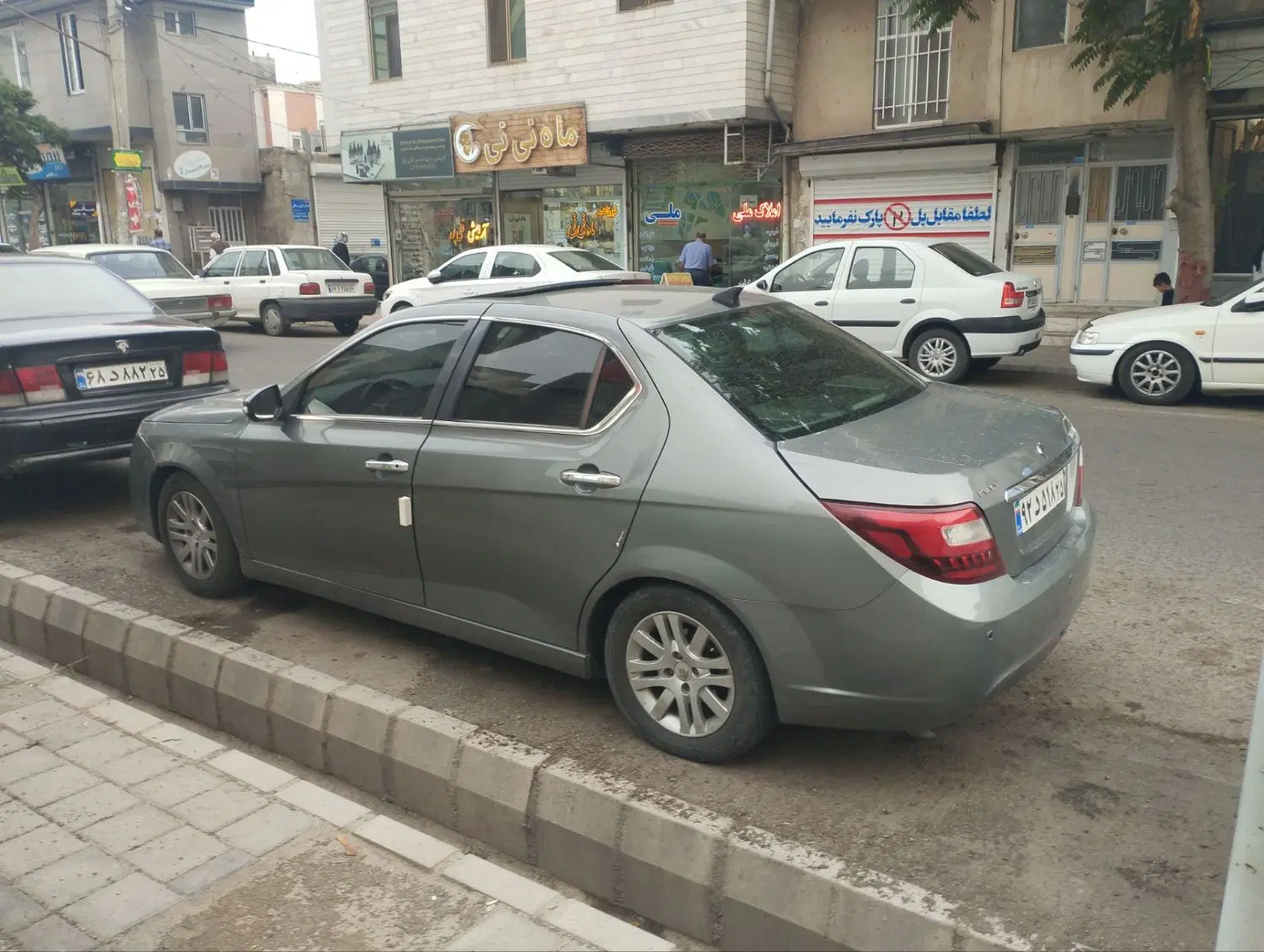 دنا پلاس|خودرو سواری و وانت|میانه, |دیوار