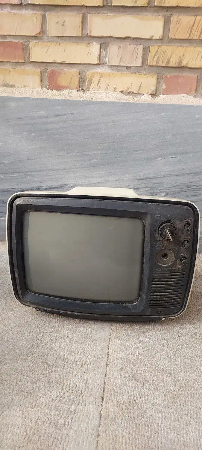 تلوزیون قدیمی|تلویزیون و پروژکتور|خوی, |دیوار
