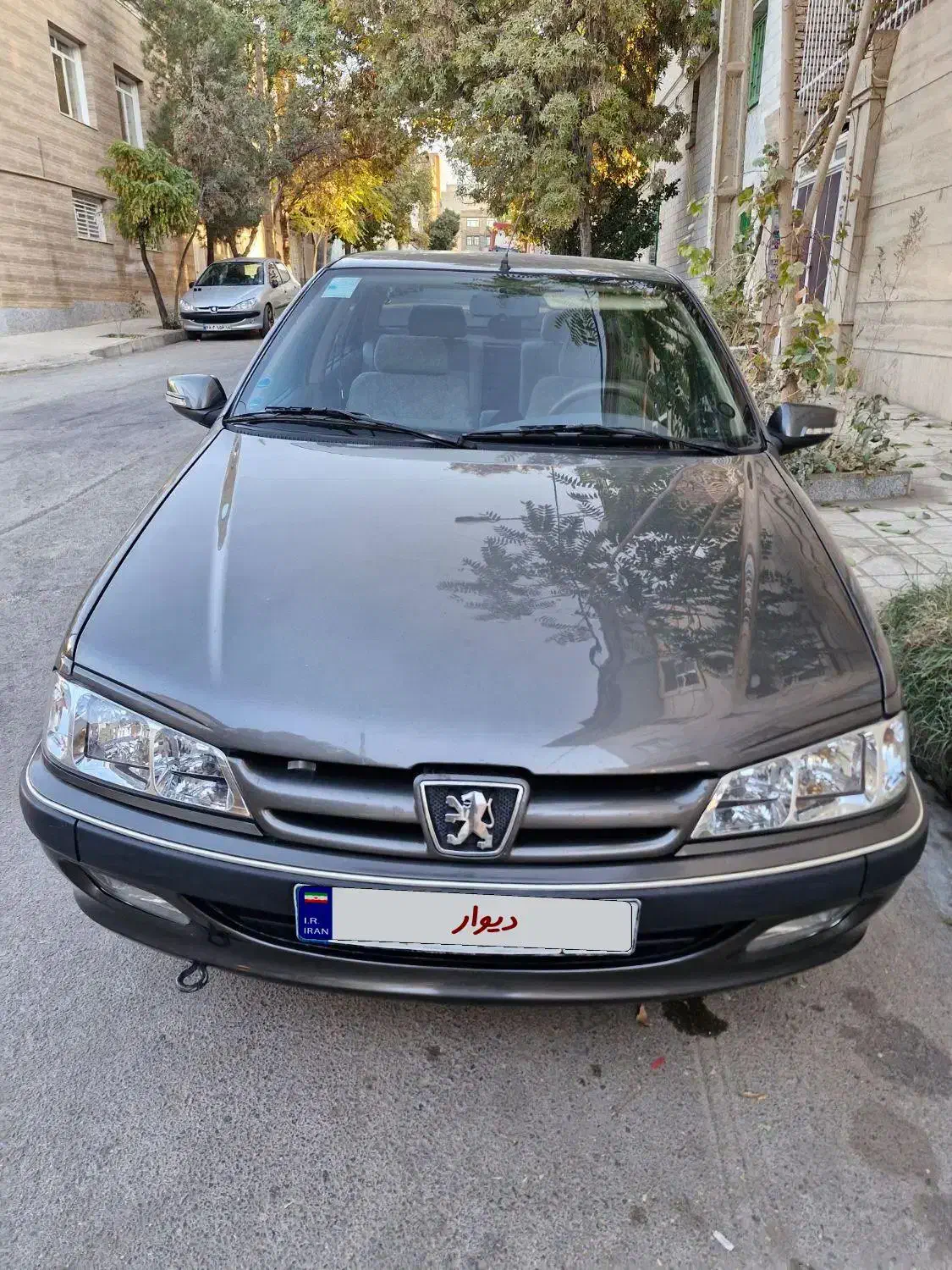 پژو پارس سفارشی مدل ۸۸ بیرنگ درجه یک|خودرو سواری و وانت|همدان, |دیوار