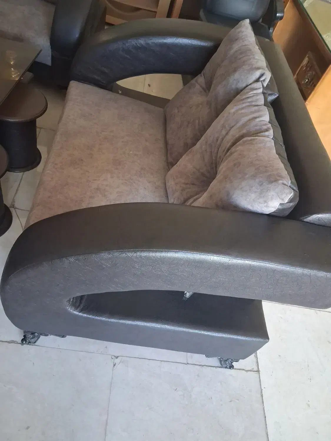 مبل|مبلمان خانگی و میز عسلی|نی‌ریز, |دیوار