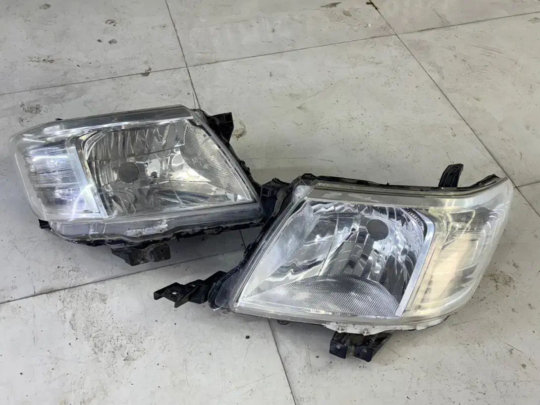 چراغ جلو سپر مانیتور جلو پنجره بکسل هایلوکس 2014|قطعات یدکی و لوازم جانبی|اهواز, کوی آغاجاری|دیوار