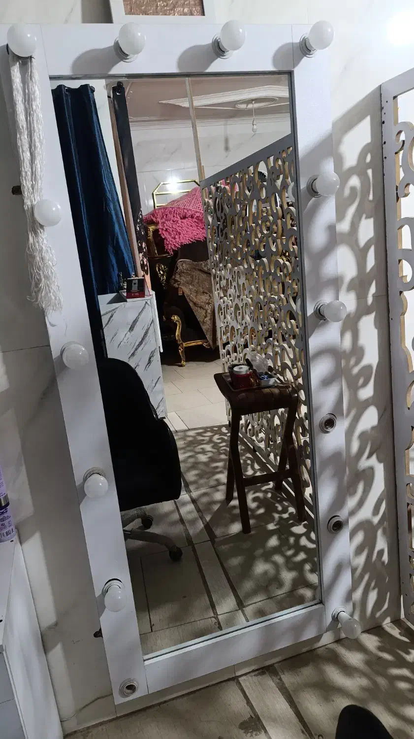 آینه|آینه|بهارستان, |دیوار
