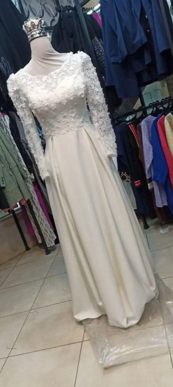 لباس مجلسی سفید|لباس|بروجرد, |دیوار