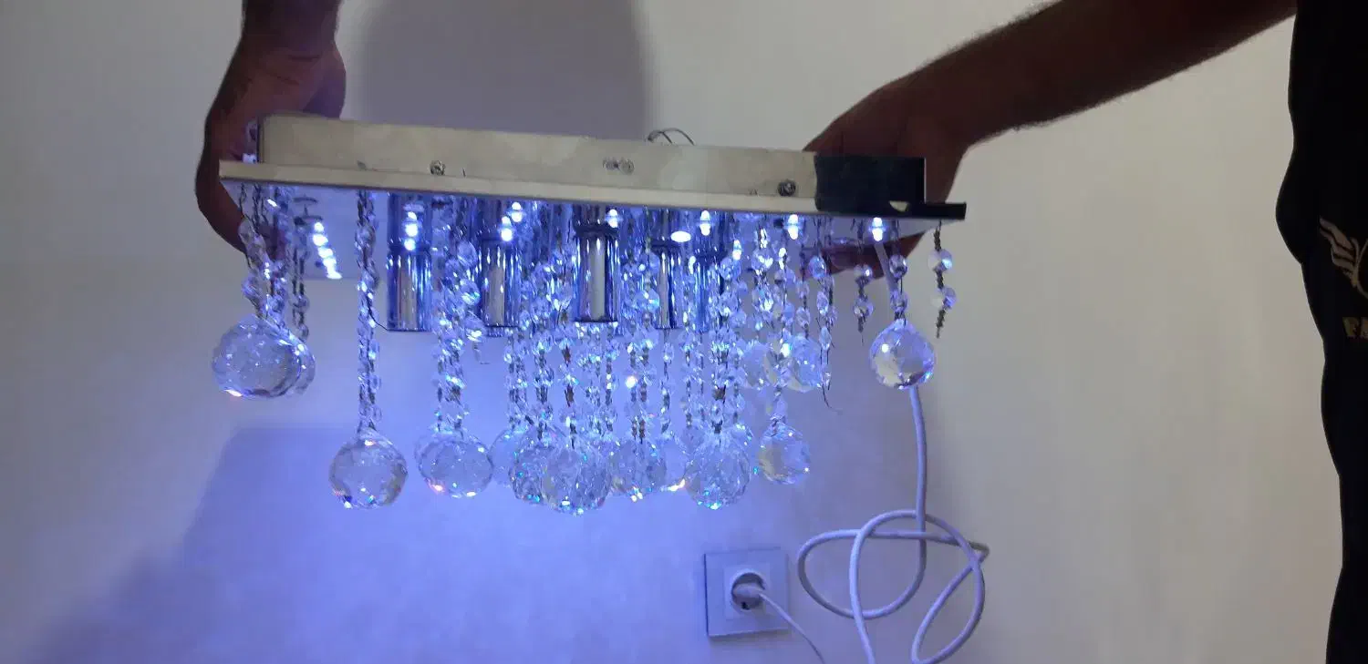 لوستر صفحه ای مربع با گوی کریستالی|لوستر و چراغ آویز|کرمانشاه, |دیوار