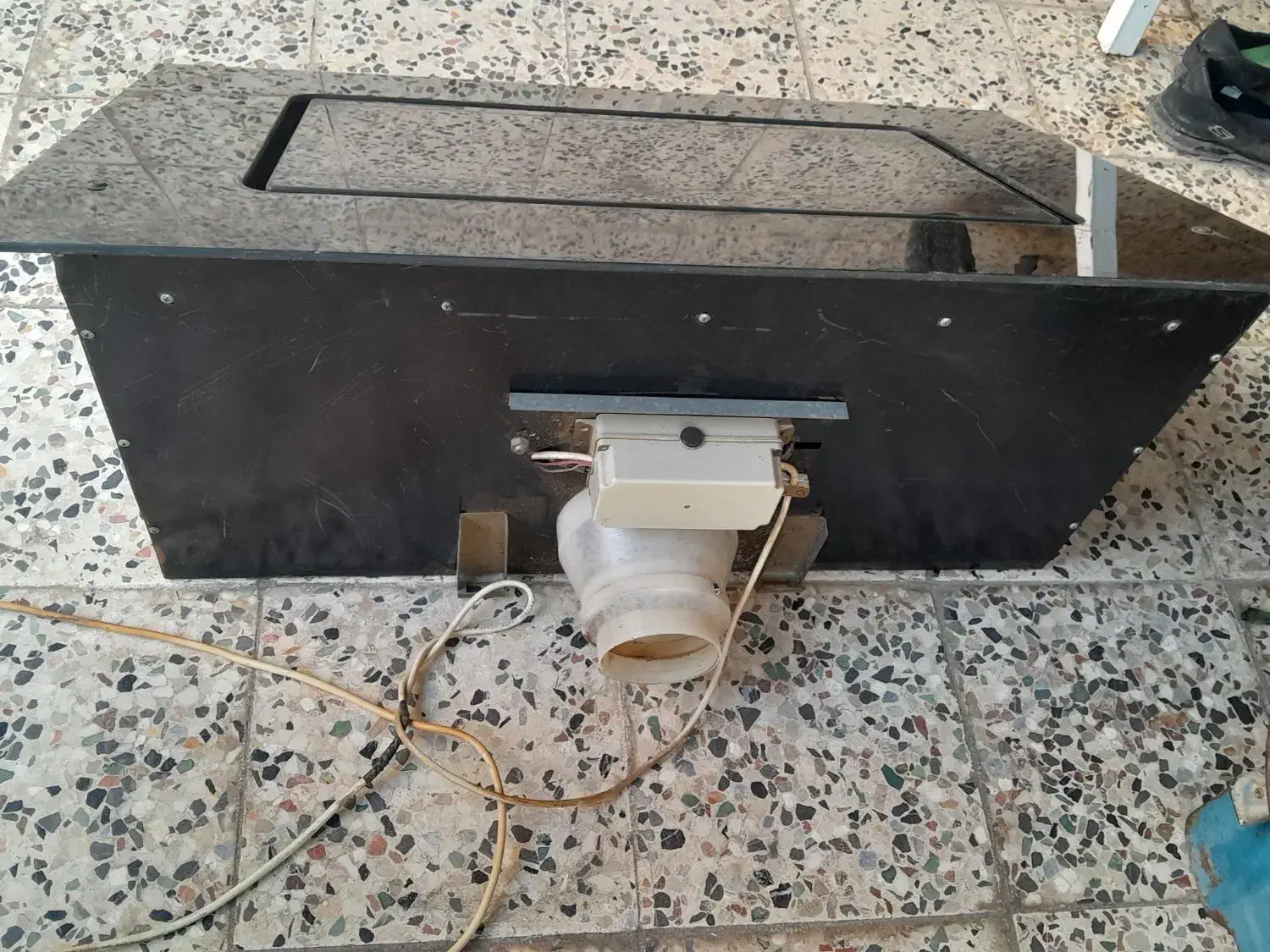 هود بیمکث|هود|اهواز, کوی طلاب|دیوار