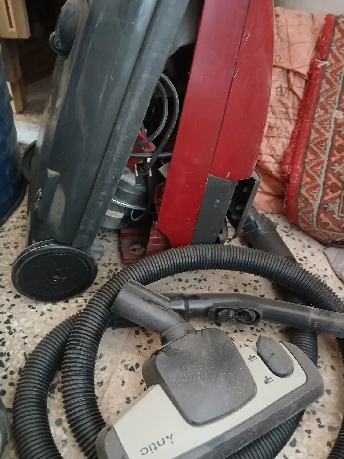 جارو خراب موتورش شاید بدرد کسی بخوره|جاروبرقی، جارو شارژی، بخارشو|اصفهان, شاه پسند|دیوار