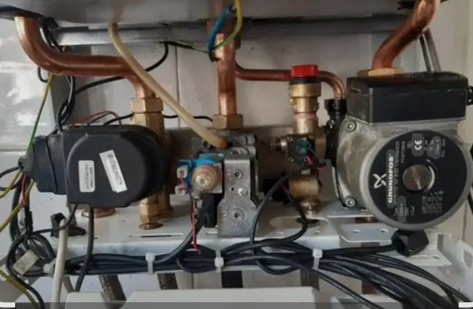 تعمیر تخصصی پکیج و آبگرمکن|خدمات پیشه و مهارت|پرند, فاز ۱|دیوار