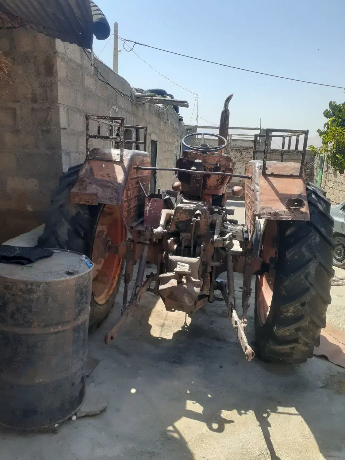 تراکتور رومانی|خودرو سنگین|صحنه, |دیوار