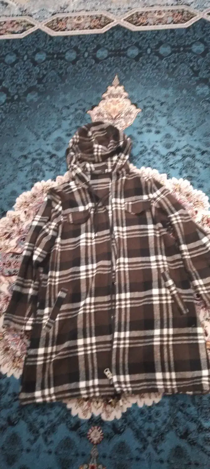 حراج تعدادی از لباس بافت بارانی کیف سالم نو صد|لباس|رشت, پاره بیجار|دیوار