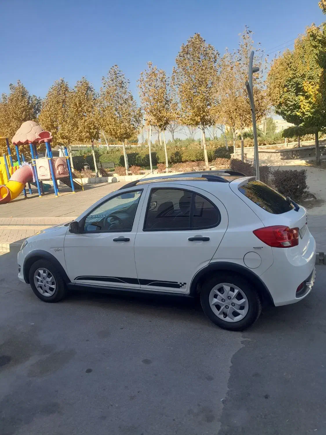 کوییک Rs مدل ۴۰۲ بیرنگ مشکی و سفید پارس خودرویی|خودرو سواری و وانت|قزوین, |دیوار