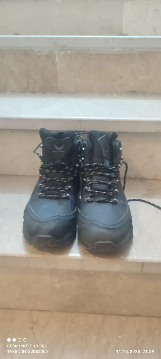 کفش کوهنوردی کاملا نو و استفاده نشده|کوهنوردی و کمپینگ|مشهد, کوشش|دیوار