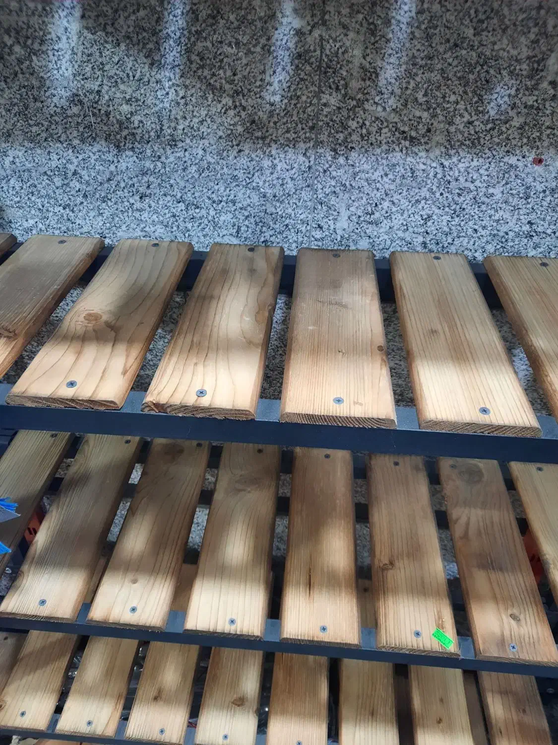 تعدادی استند چوبی زیر قیمت|کتابخانه، شلف، قفسه‌های دیواری|تهران, افسریه شمالی|دیوار