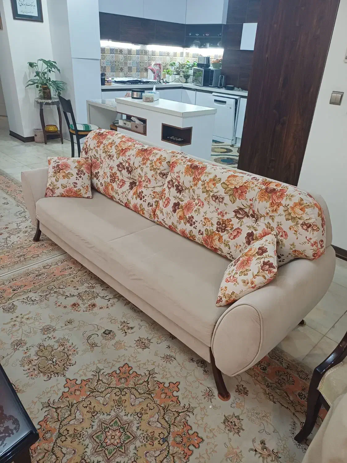 کاناپه ۴ نفره|مبلمان خانگی و میز عسلی|اندیشه, اندیشه فاز ۴|دیوار