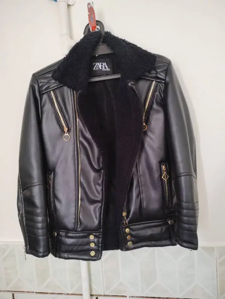 کاپشن|لباس|شهرکرد, |دیوار