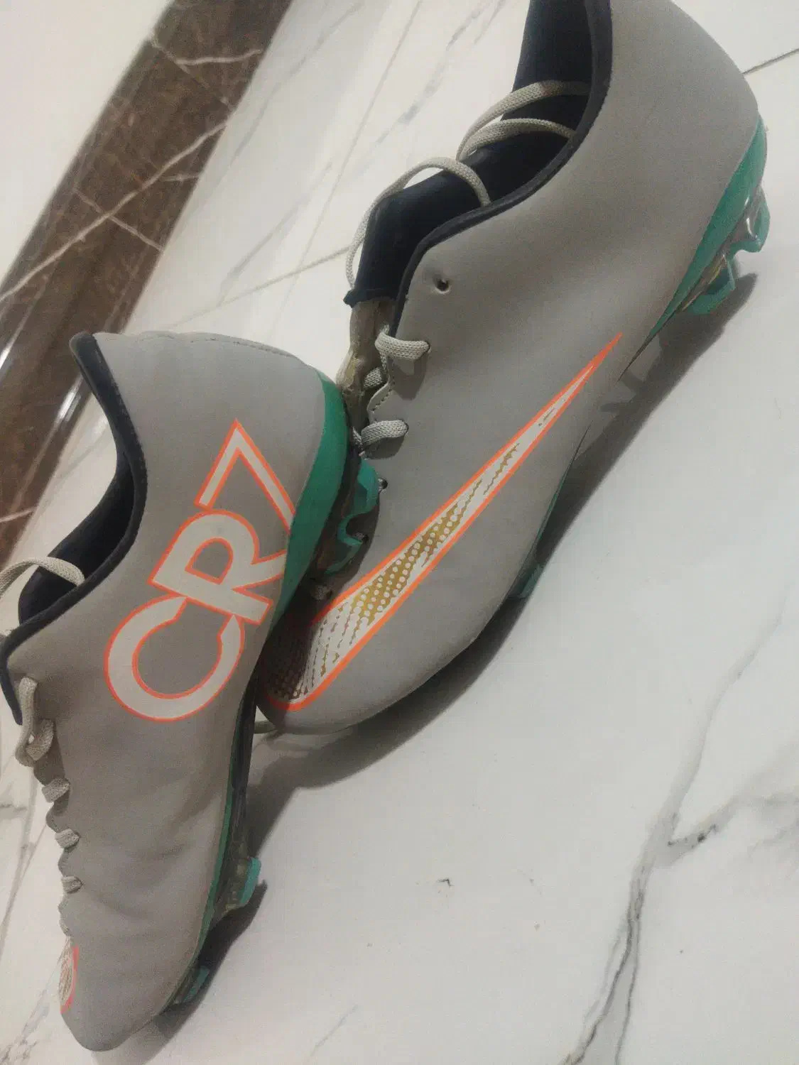 کفش استوک فوتبالی نو سایز۴۰|کیف، کفش، کمربند|شاهینشهر, گزبرخوار|دیوار