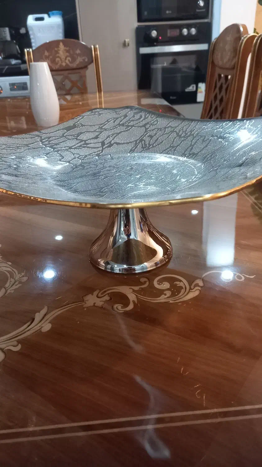 دیس پذیرایی پایه دار وسالم وبدون خط وخش|ظروف سرو و پذیرایی|بندر انزلی, سید آسیه|دیوار