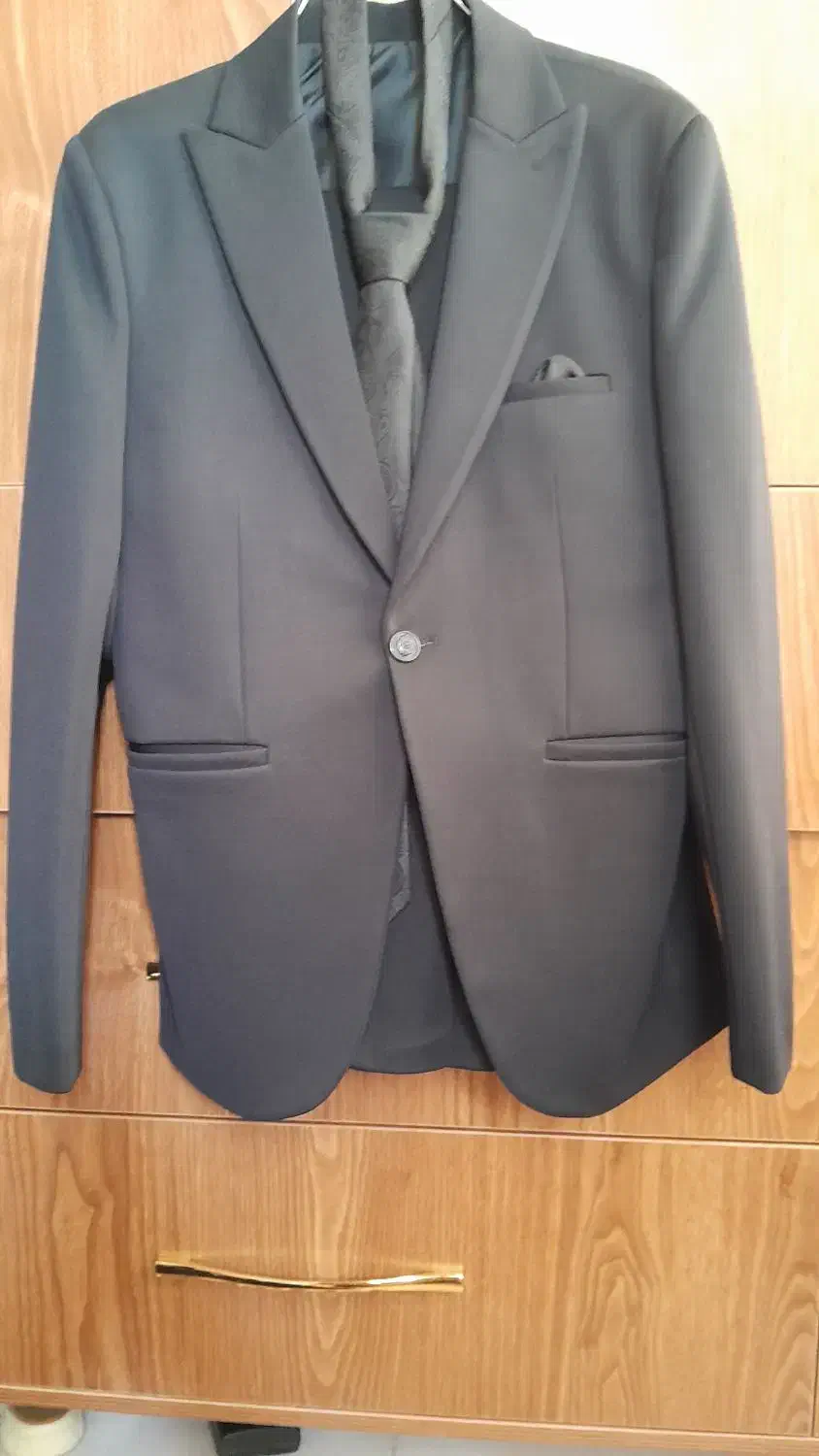 کت و شلوار در حد نو فقط یکبار پوشیده شده|لباس|اسلامشهر, شهرک قائمیه|دیوار