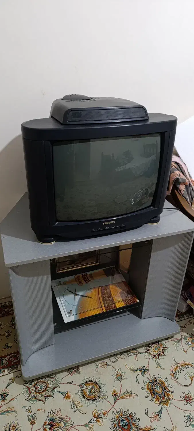 تلویزیون سامسونگ با میز|تلویزیون و پروژکتور|مشهد, فارغ التحصیلان|دیوار