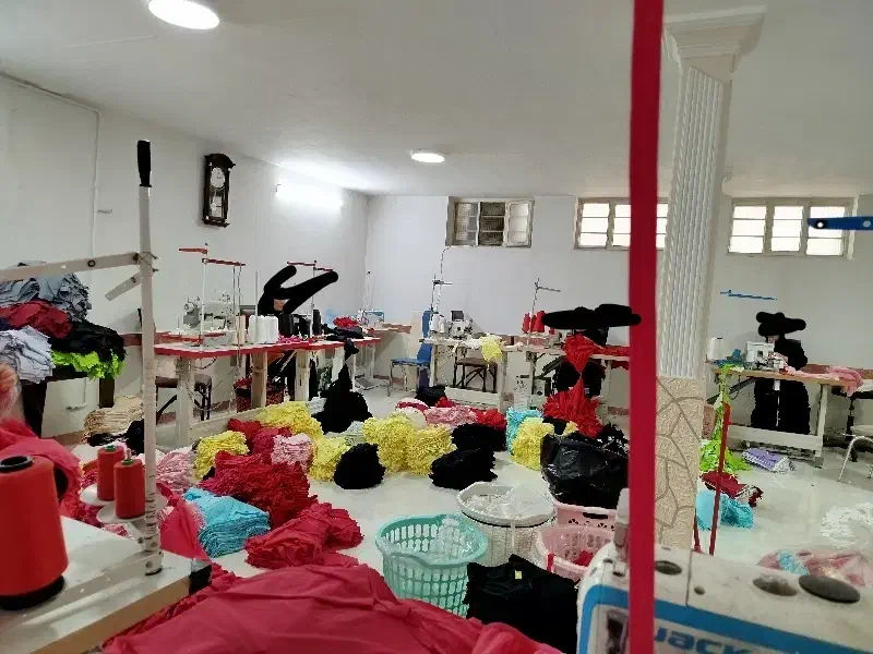 استخدام خیاط خانم وسطکار|استخدام صنعتی، فنی، مهندسی|خرم‌آباد, |دیوار