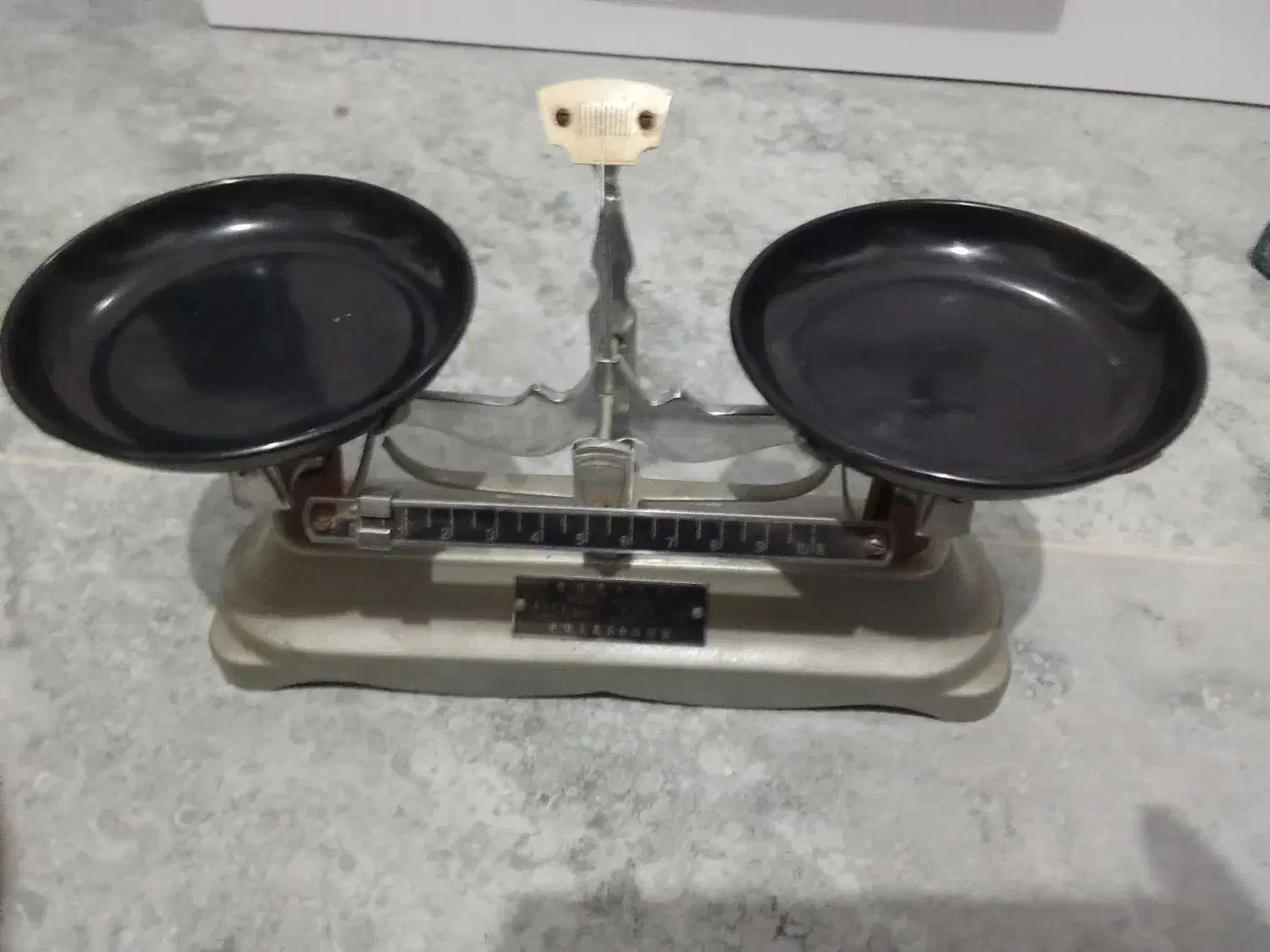 ترازو زرگری|کلکسیون اشیاء عتیقه|ساری, |دیوار