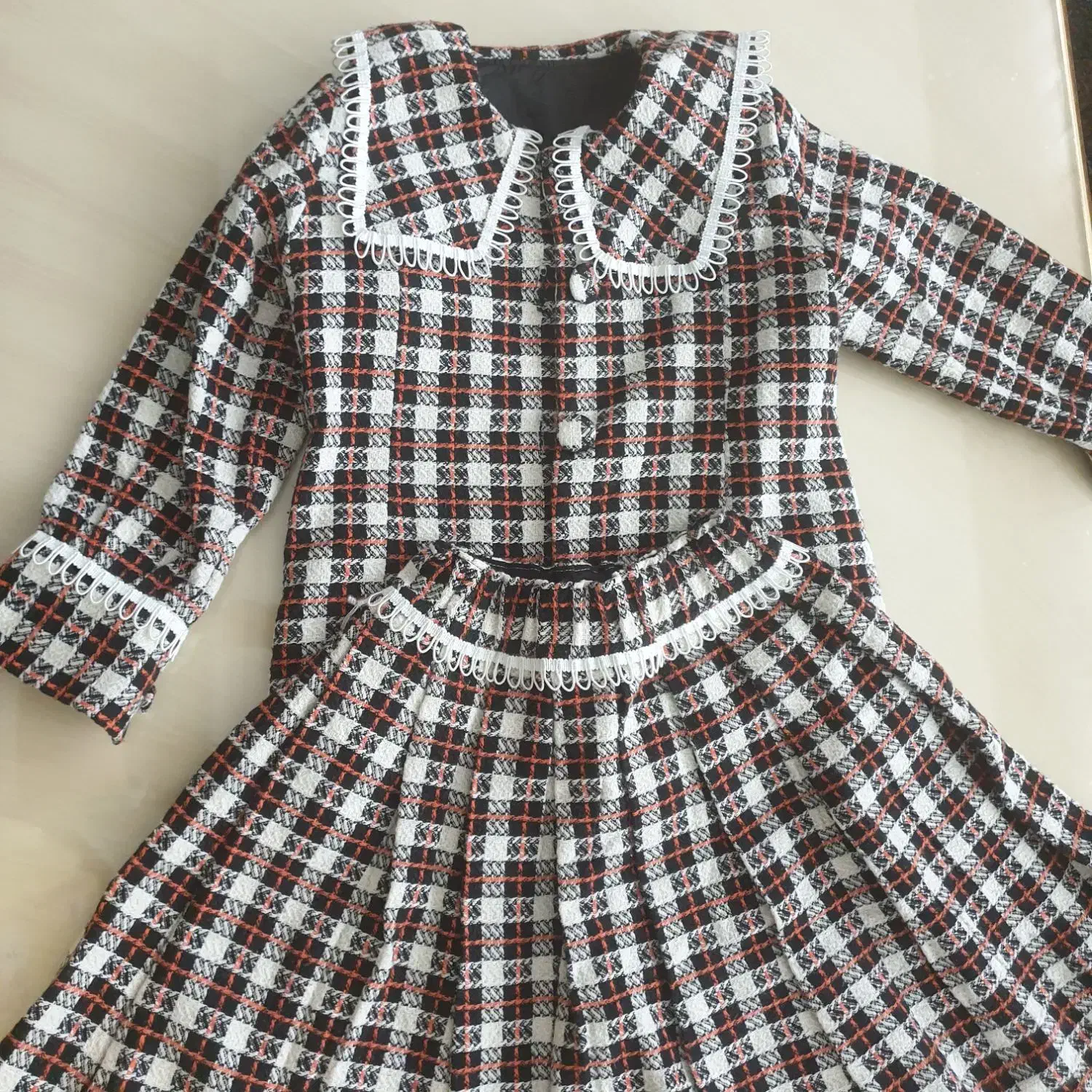 لباسهای دخترانه|کفش و لباس بچه|قم, شاه احمد قاسم|دیوار