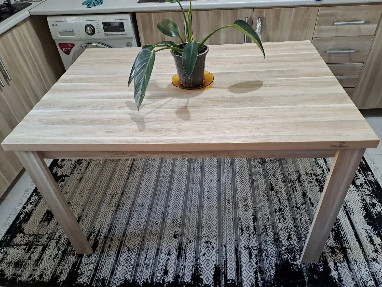 میز ناهار خوری|میز و صندلی غذاخوری|رشت, منظریه|دیوار