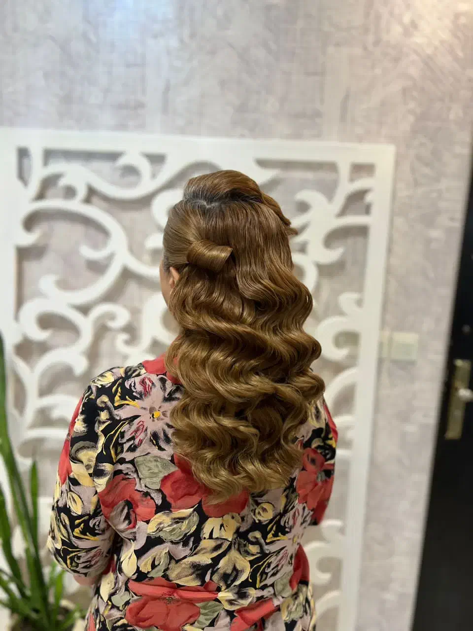 شنیون ومیکاپ باتخفیف ۷۰ درصدی ۴۰۰ تومن هردوباهم|خدمات آرایشگری و زیبایی|قزوین, |دیوار