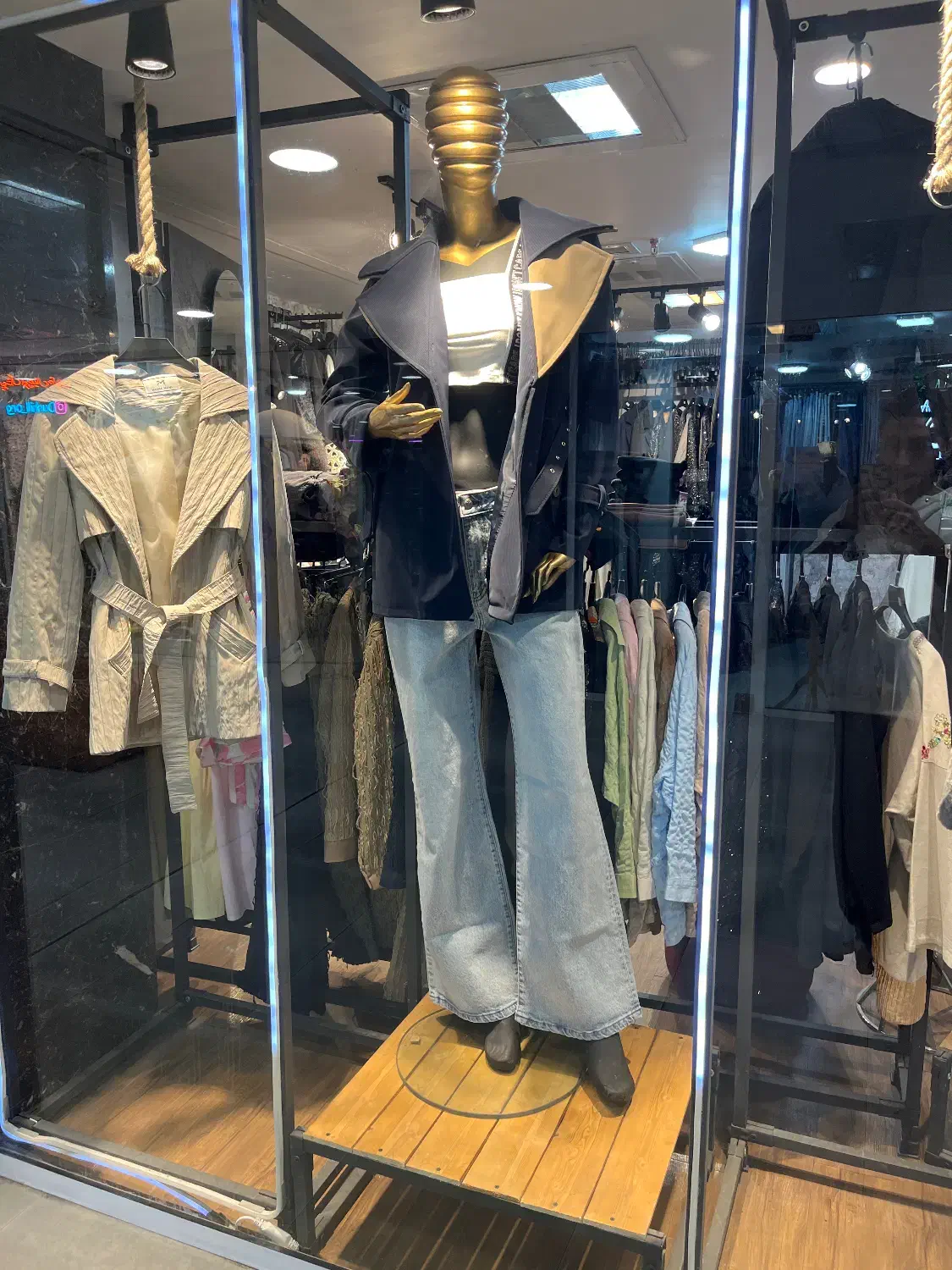 فروشنده بوتیک زنانه|استخدام بازاریابی و فروش|همدان, |دیوار