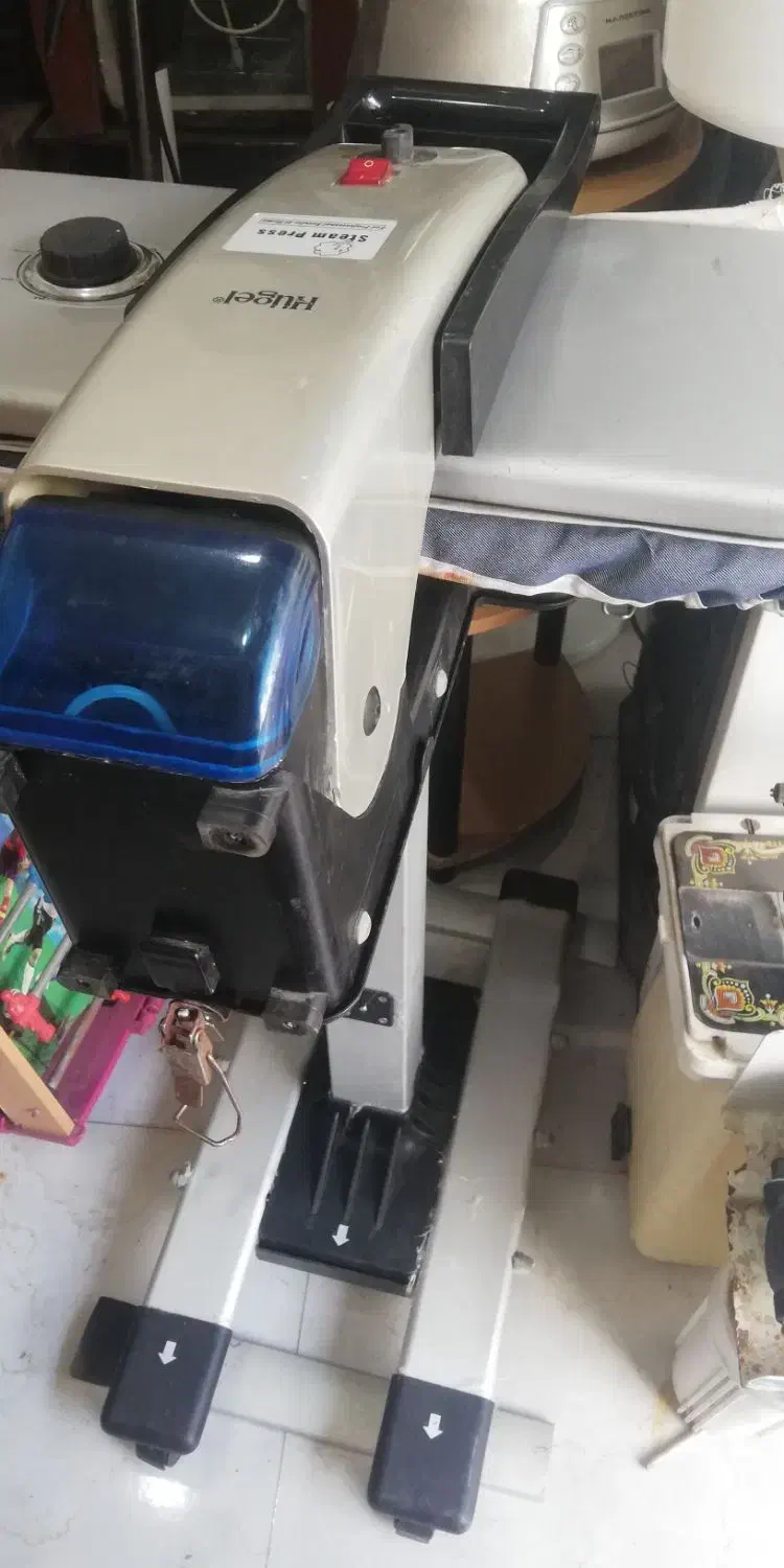 اوتو بخار  پایه دار هوگل  سالم تمیز|اتو و لوازم اتو|رشت, سلیمانداراب|دیوار