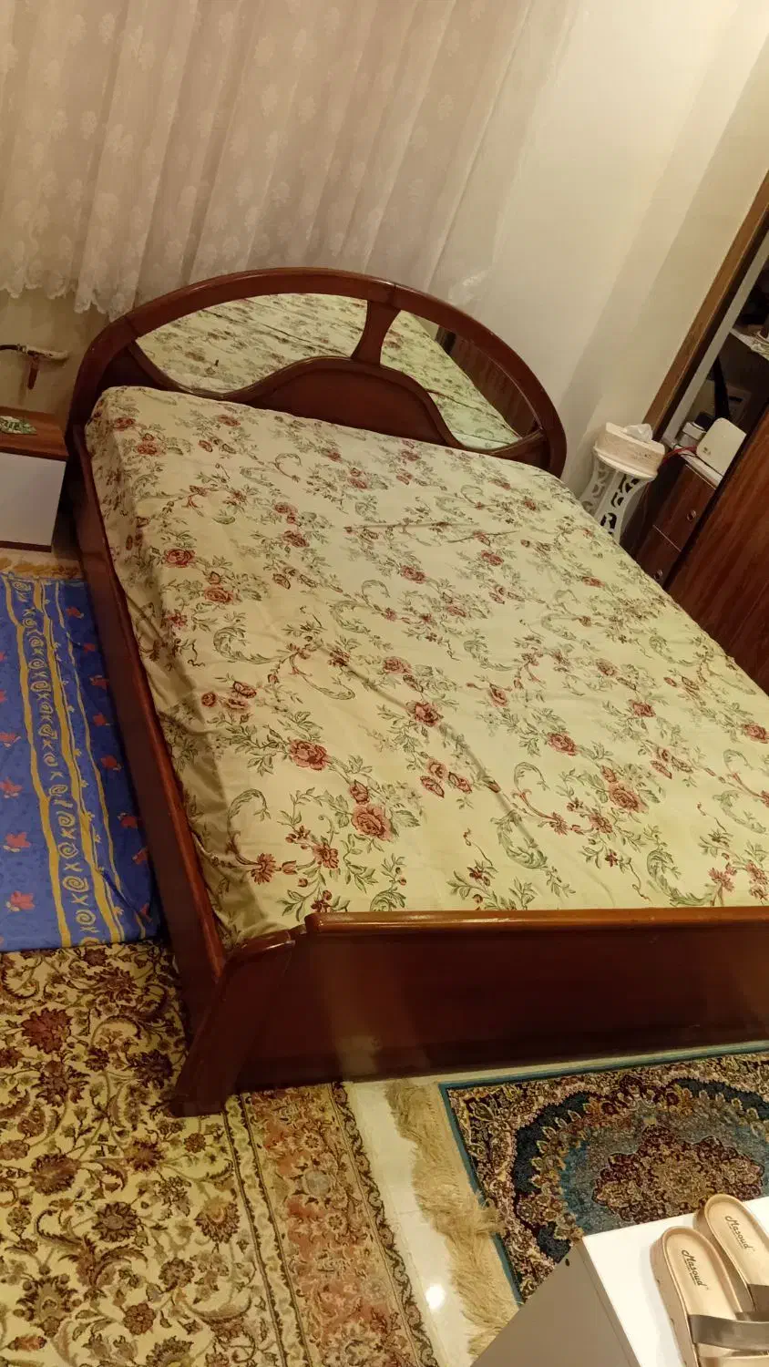 تخت دونفره چوبی باتشک|تخت و سرویس خواب|نور, |دیوار