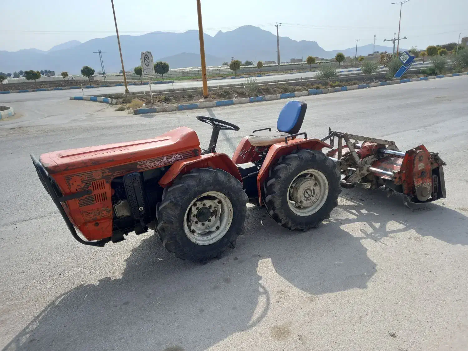 تراکتور گلدونی ۲۳۸ مدل ۸۵|خودرو سنگین|مبارکه, |دیوار