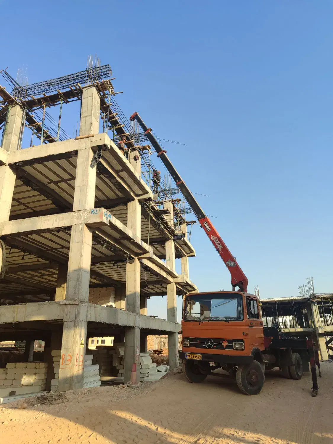 خدمات جرثقیل خاور امداد دکل بلند و دهچرخ|خدمات حمل و نقل|صدرا-فارس, فاز ۱|دیوار