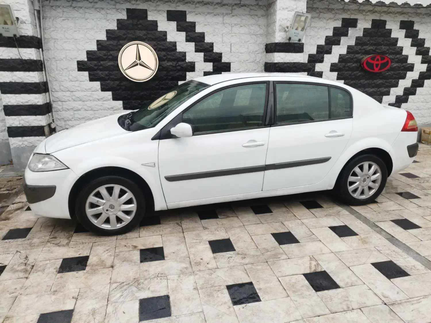 مگان سفید مدل ۹۱ اتومات|خودرو سواری و وانت|رشت, کوی امام رضا|دیوار