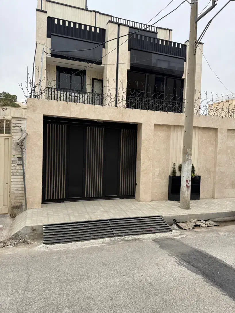 دو طبقه و‌نیم با اسانسور در غربی های فردوسی|فروش خانه و ویلا|شاهین‌شهر, فردوسی|دیوار