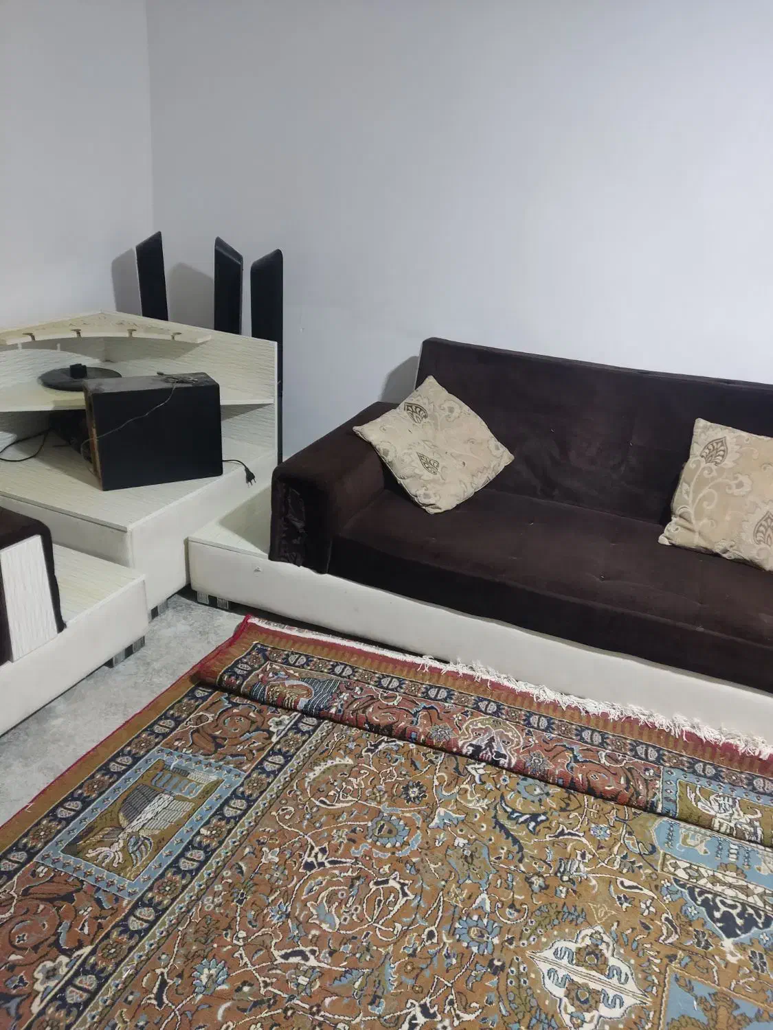مبل های 7نفره همراه میز|مبلمان خانگی و میز عسلی|دهدشت, |دیوار