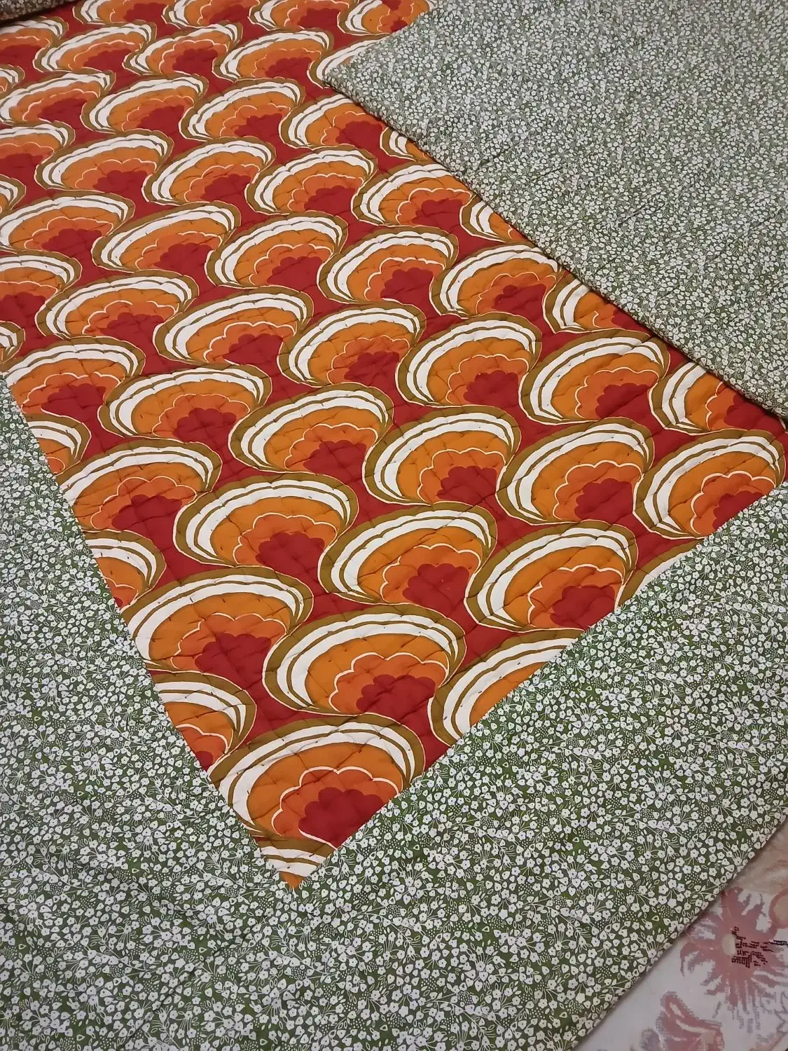 لحاف کرسی|رختخواب، بالش، پتو|تربتحیدریه, فرمانداری|دیوار