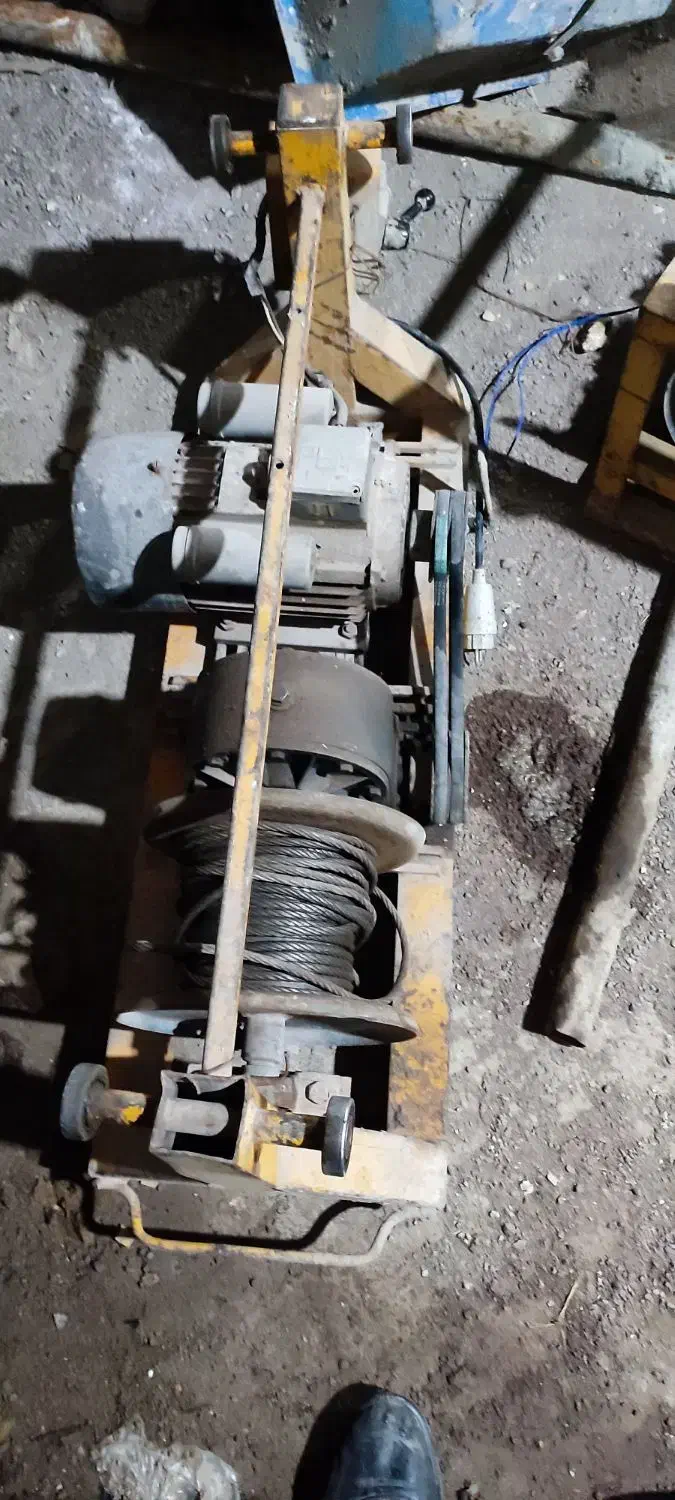 اجاره بالابر|خدمات پیشه و مهارت|رشت, یخسازی|دیوار