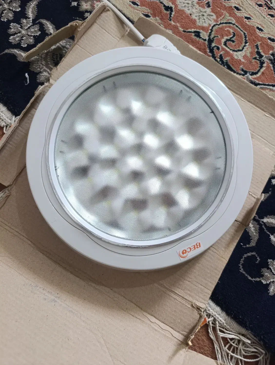 دو عدد چراغ ال ای دی|لامپ و چراغ|شیراز, کوشک میدان|دیوار