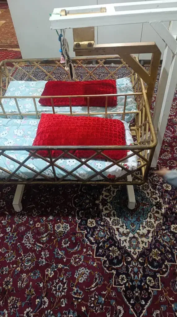 گهواره فلزی دست ساز|اسباب و اثاث بچه|دماوند, دماوند|دیوار