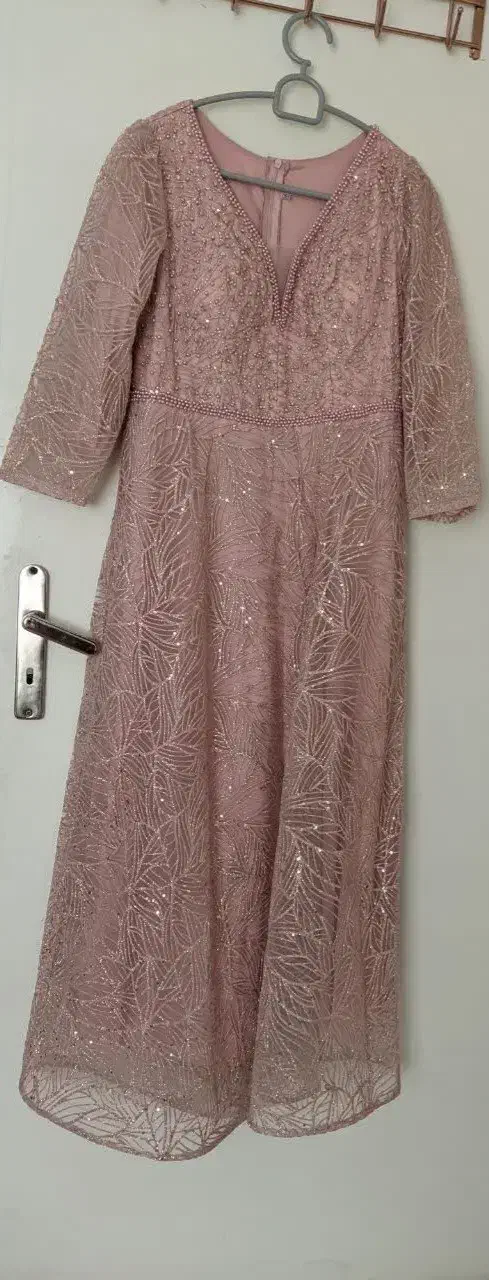 لباس مجلسی|لباس|پردیس, فاز ۴|دیوار