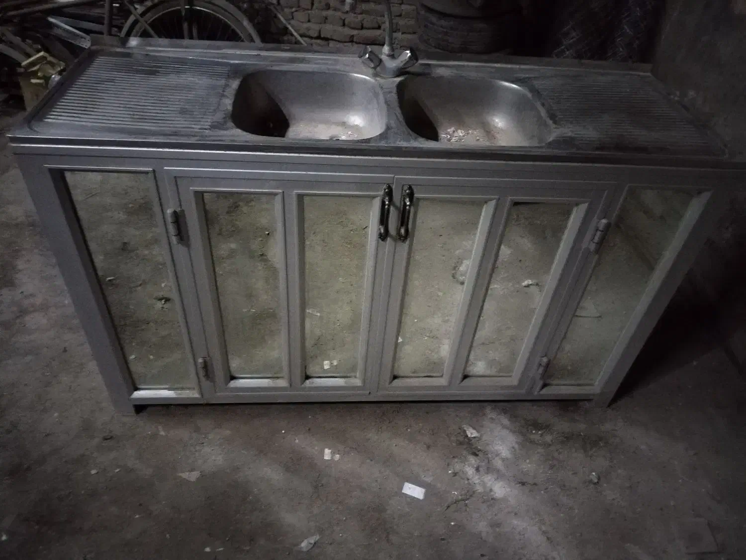 سینک ظرفشویی با میز آلومینیومی|آب‌چکان و نظم‌دهنده ظروف|آذرشهر, |دیوار