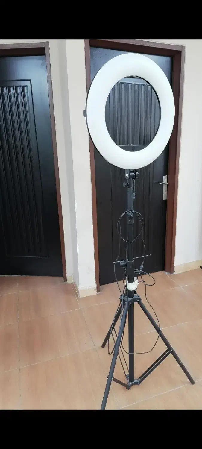 رینگ لایت|دوربین عکاسی و فیلم‌برداری|رشت, نیکمرام|دیوار