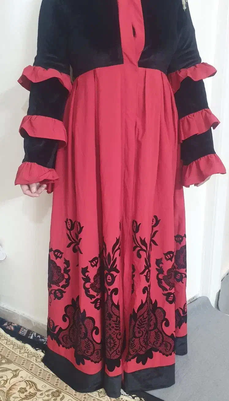 مانتو مجلسی|لباس|قرچک, میرزائی شمالی|دیوار