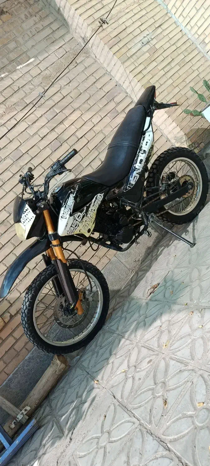 تریل رادیسون ۲۵۰|موتورسیکلت|بافت, |دیوار