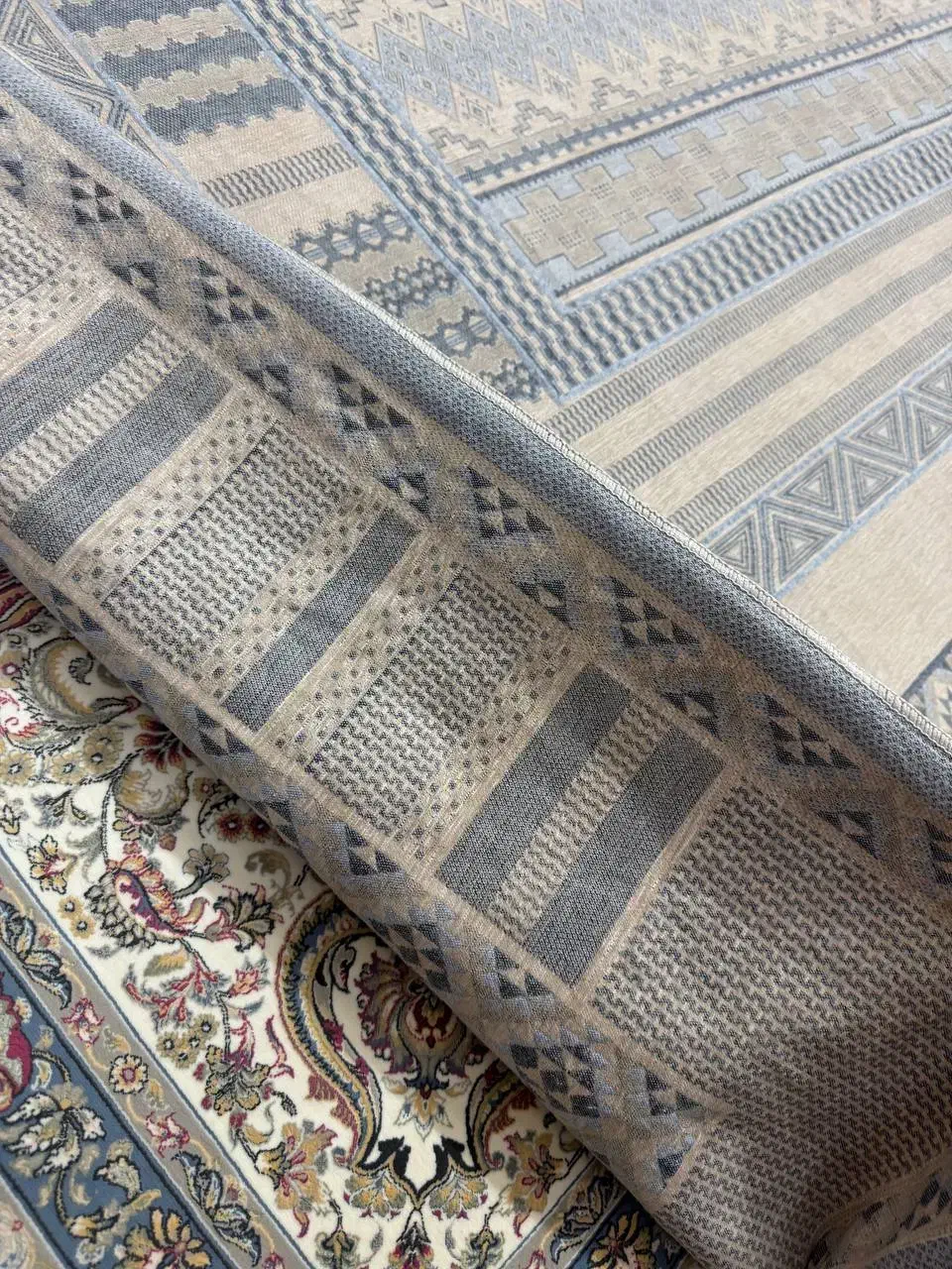 روفرشی|روفرشی|قرچک, زیبا شهر|دیوار