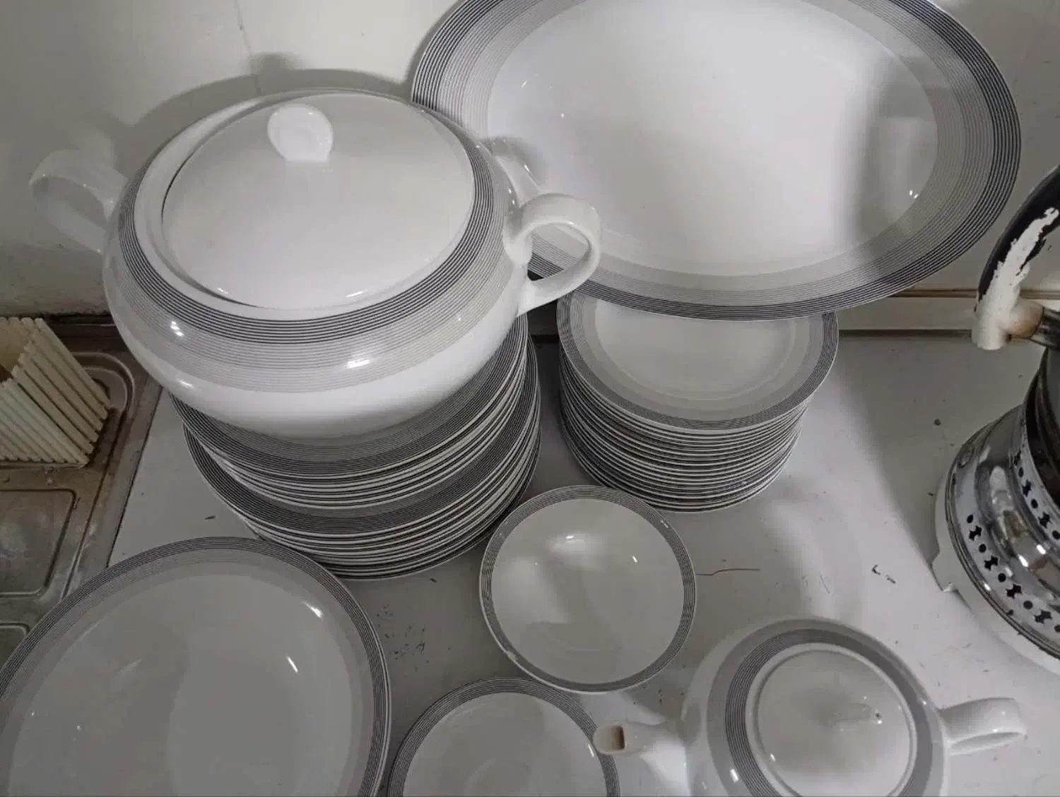 سرویس چینی زرین سری ایتالیا اف مدل سیلور لاینر|ظروف سرو و پذیرایی|مشهد, امیر|دیوار