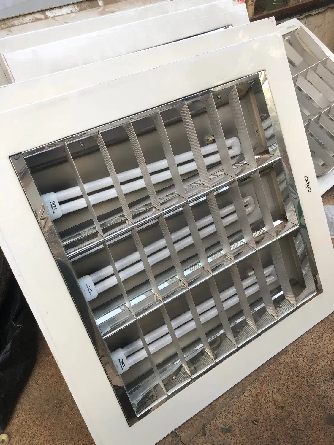 لامپ سقفی ۶۰در۶۰|لامپ و چراغ|اهواز, بهارستان|دیوار