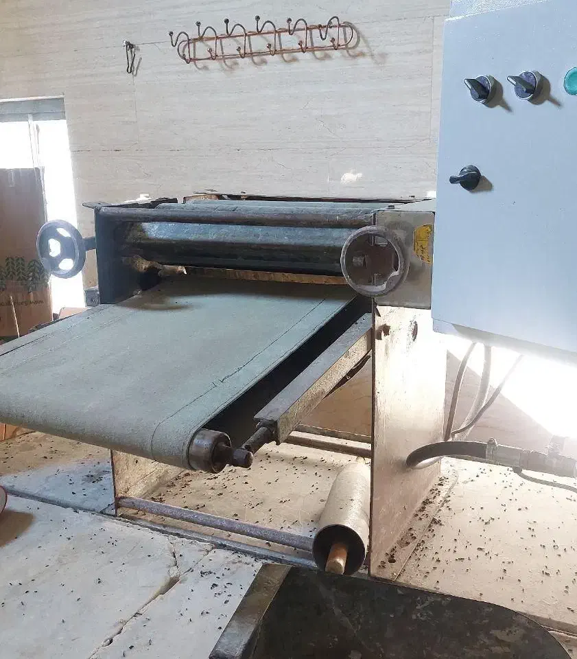 دستگاه پخت نانوایی تنور خمیرزن پهن کن|ماشین‌آلات صنعتی|ساروق, |دیوار