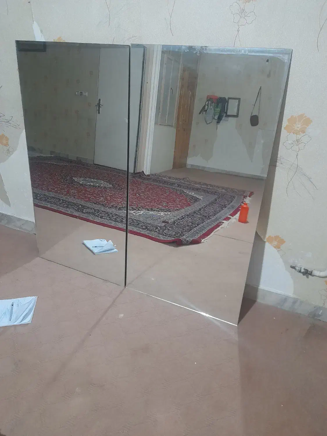 دو عدد آینه صحیح و سالم|آینه|کرج, حصارک پایین|دیوار